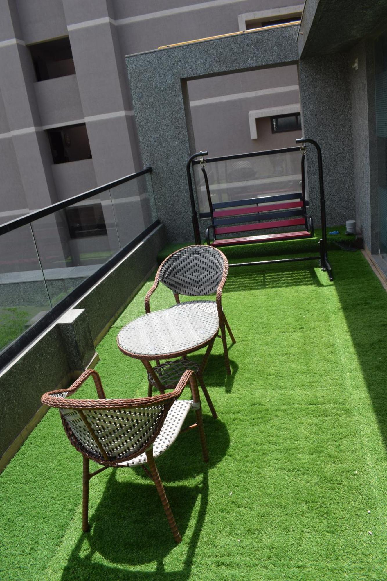 גנדהינאגר Hotel Royal Square מראה חיצוני תמונה